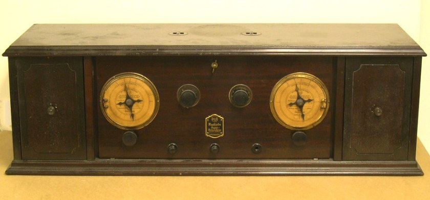 RCA AR-812 Front View